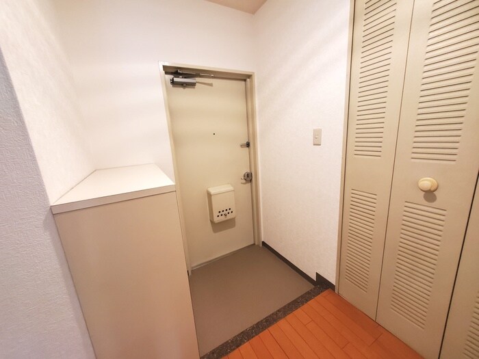 物件内観写真17　(玄関)