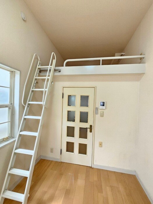 物件内観写真9　(ロフト)