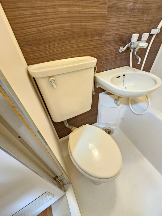 物件内観写真14　(トイレ)