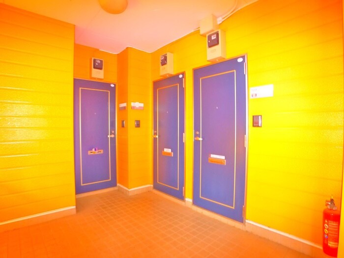 物件外観写真6　(エントランス部分)