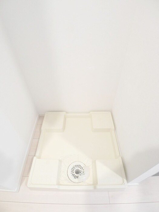 物件内観写真11　(洗濯機置場)