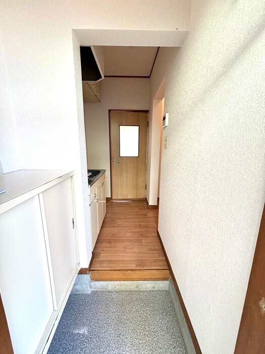 物件内観写真18　(玄関)
