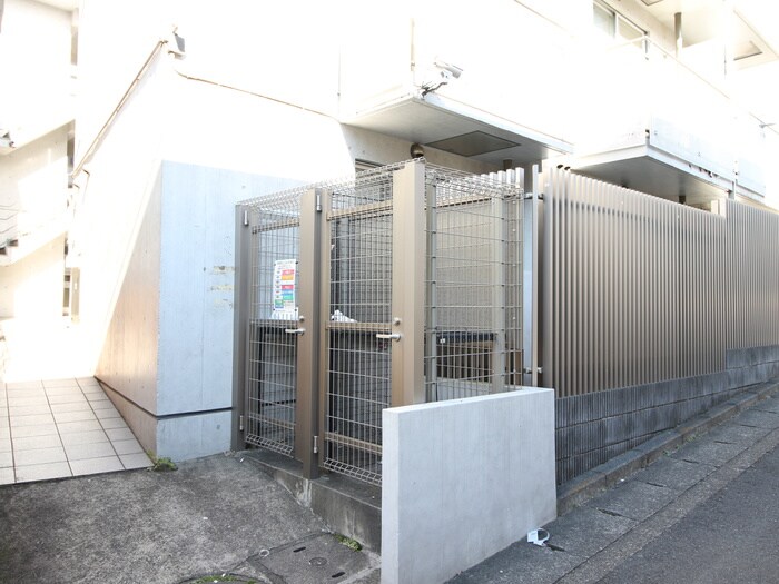 物件外観写真4　(建物設備)