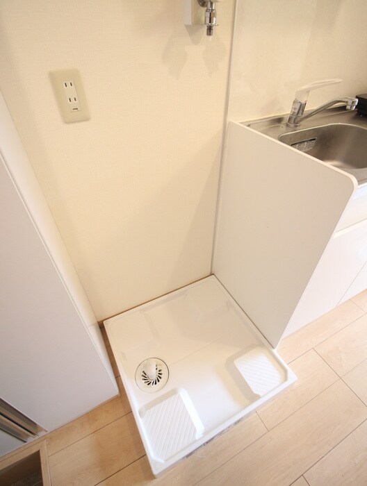 物件内観写真11　(洗濯機置場)