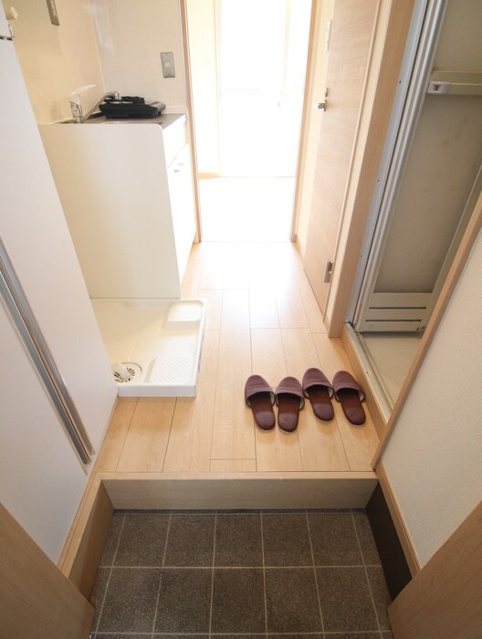 物件内観写真13　(玄関)