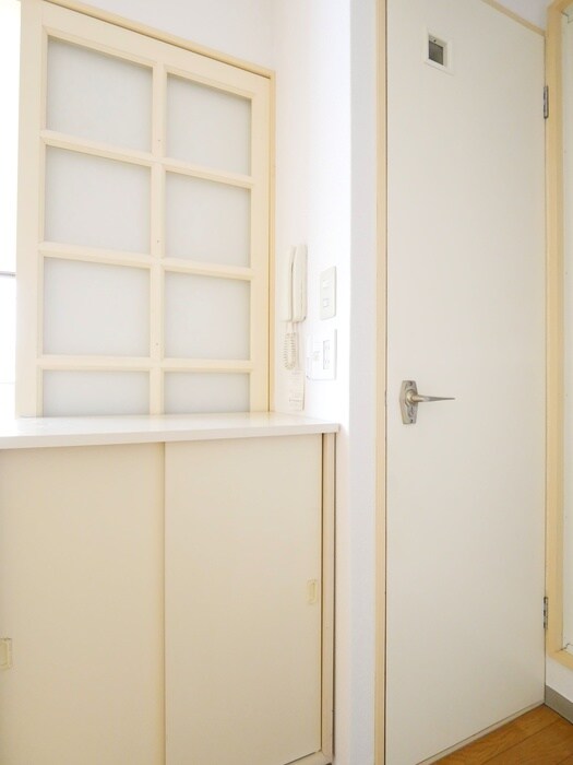 物件内観写真7　(玄関)