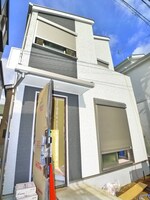 建築中