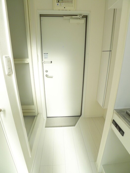 物件内観写真17　(玄関)