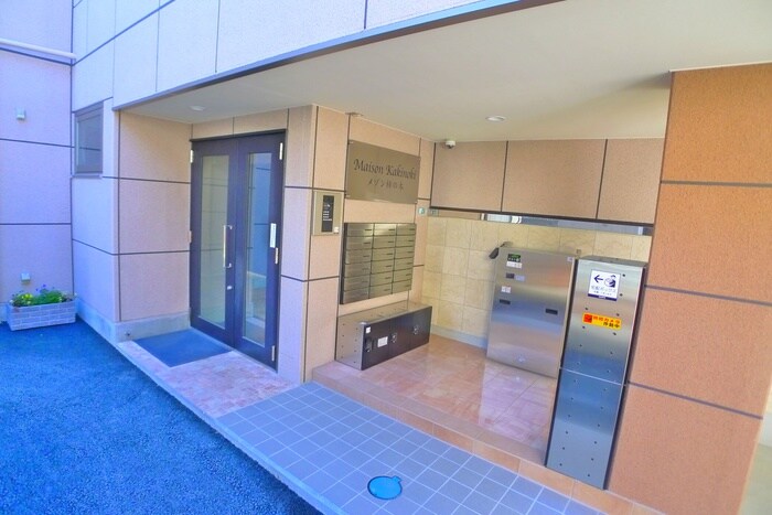 物件外観写真2　(エントランス部分)