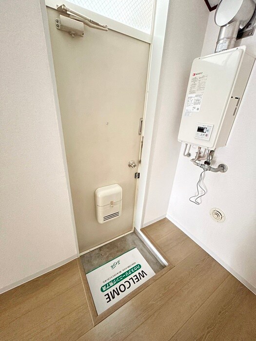 物件内観写真16　(玄関)