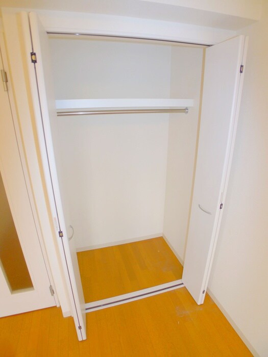 物件内観写真12　(収納)