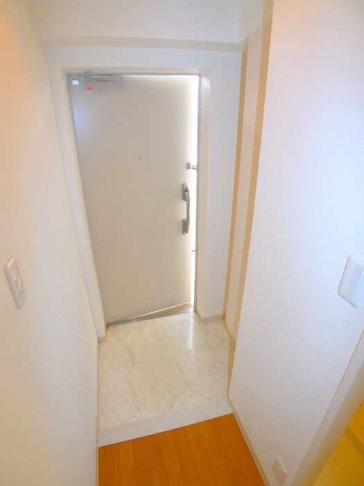 物件内観写真15　(玄関)