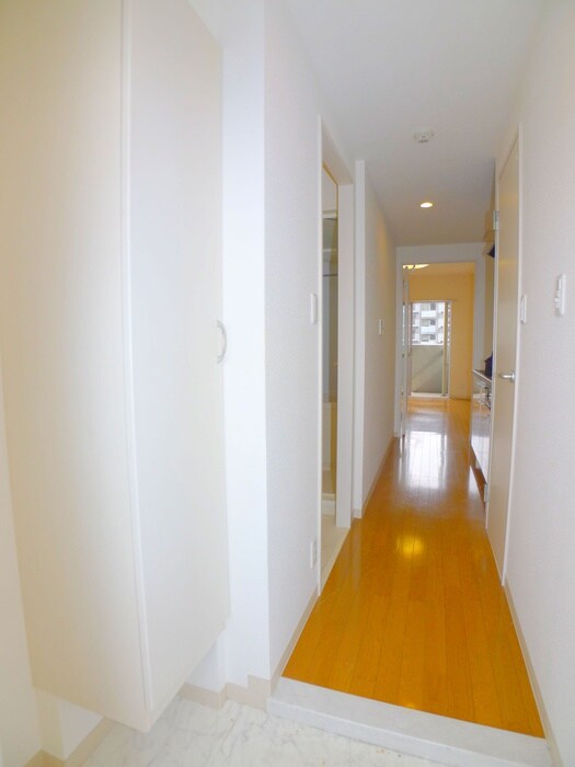 物件内観写真16　(廊下)