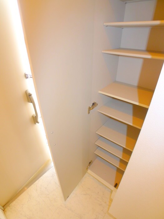 物件内観写真19　(靴箱)