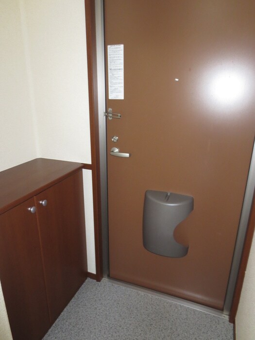 物件内観写真16　(玄関)