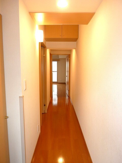 物件内観写真4　(玄関)