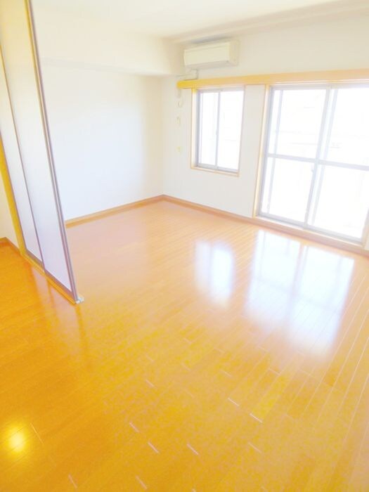 物件内観写真4　(居室)