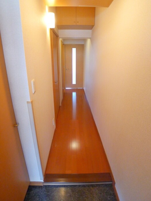 物件内観写真4　(廊下)