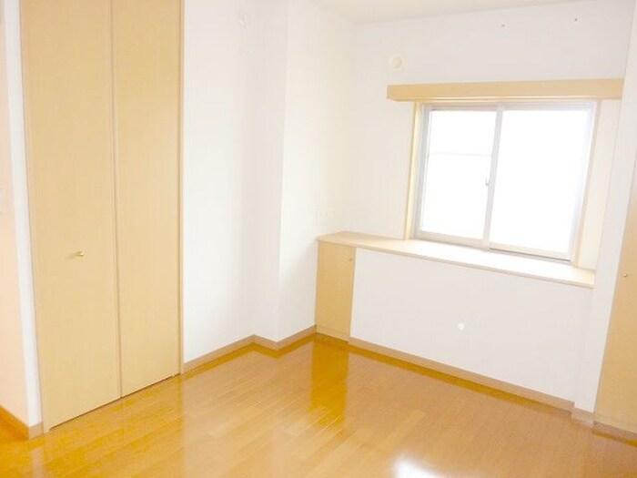 物件内観写真7　(室内からの展望)