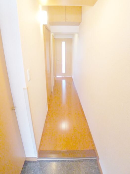 物件内観写真13　(玄関)