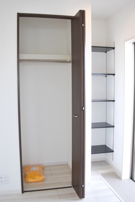 物件内観写真14　(収納)