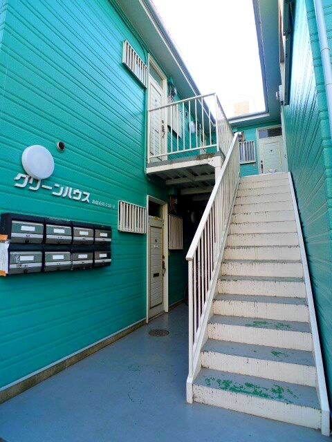 物件外観写真4　(エントランス部分)