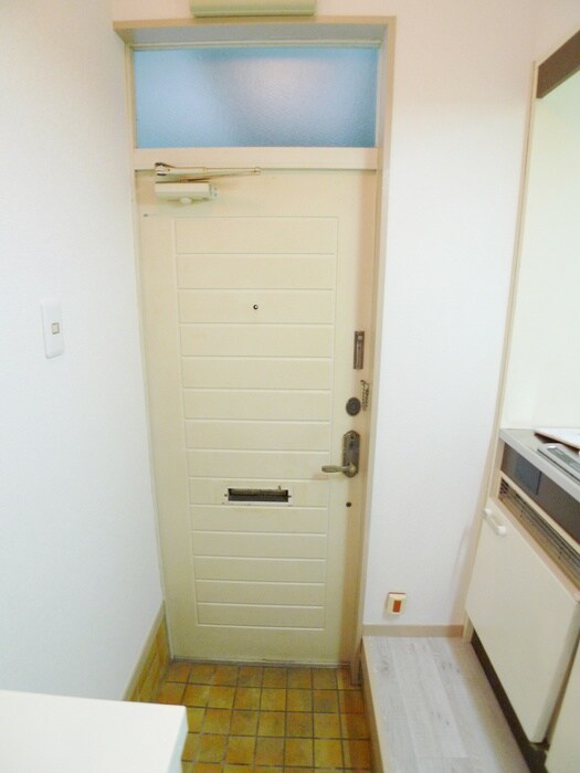 物件内観写真13　(玄関)