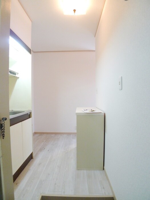 物件内観写真18　(廊下)