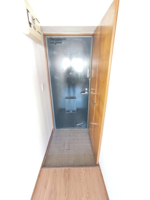 物件内観写真18　(玄関)