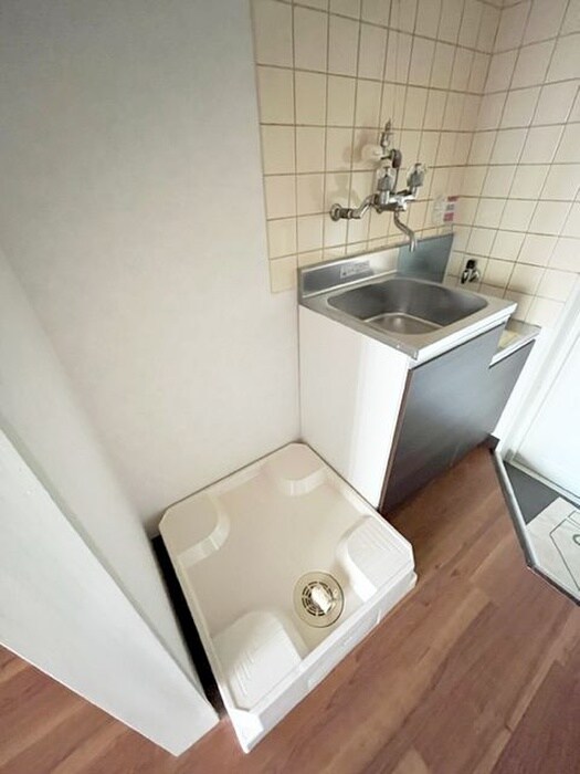 物件内観写真9　(洗濯機置場)