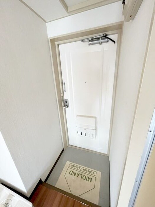 物件内観写真12　(玄関)