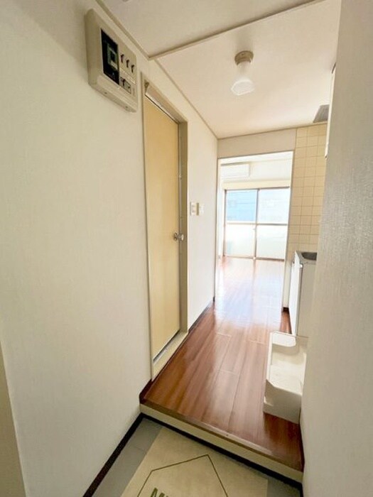物件内観写真16　(廊下)