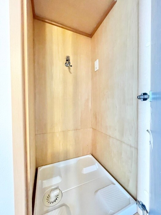 物件内観写真12　(洗濯機置場)