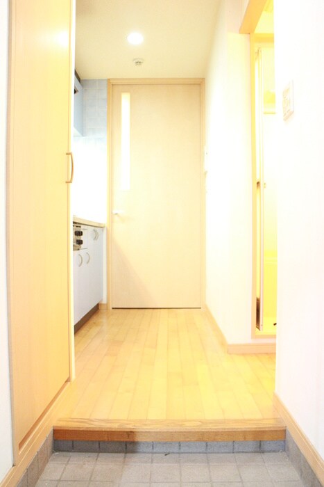 物件内観写真13　(玄関)