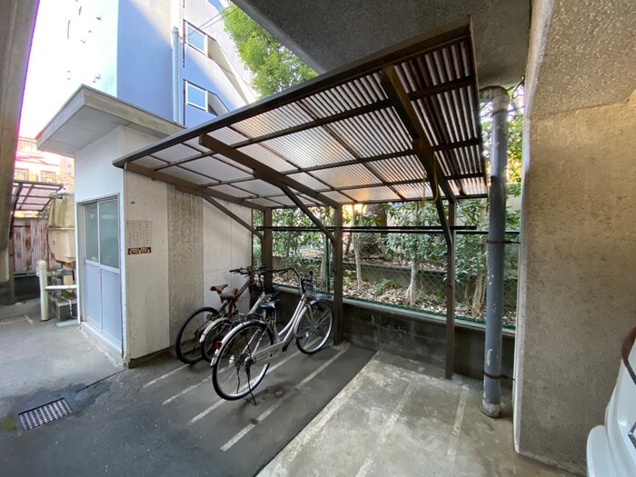 物件外観写真6　(駐輪場)