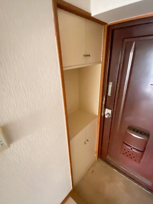 物件内観写真15　(靴箱)