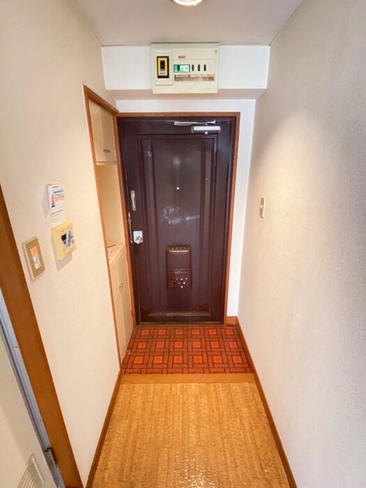 物件内観写真17　(玄関)