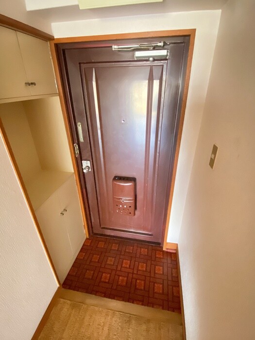 物件内観写真17　(玄関)