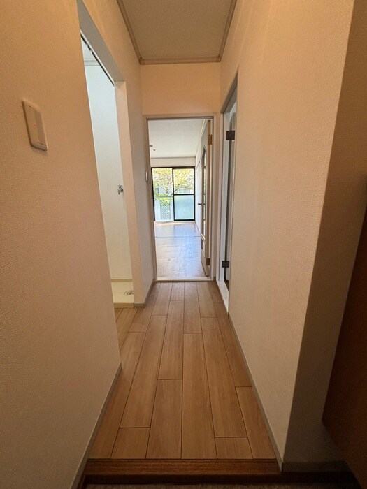 物件内観写真17　(廊下)
