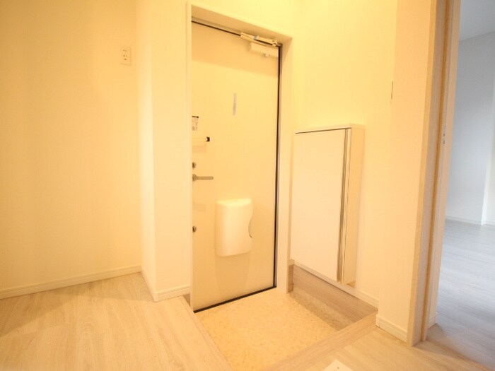物件内観写真17　(玄関)