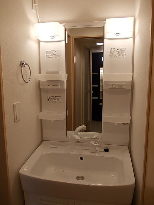 物件内観写真9　(洗面)