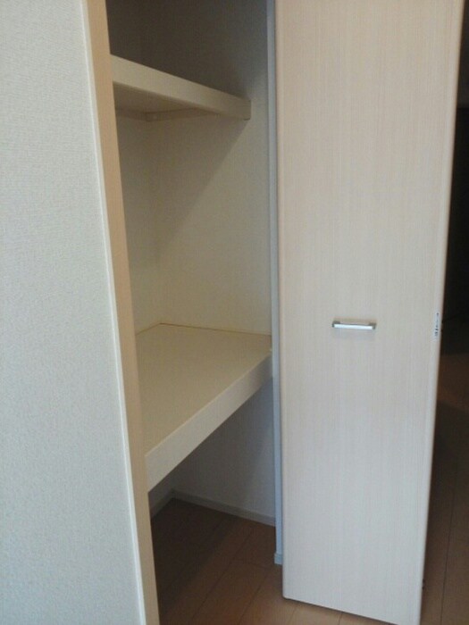 物件内観写真15　(収納)