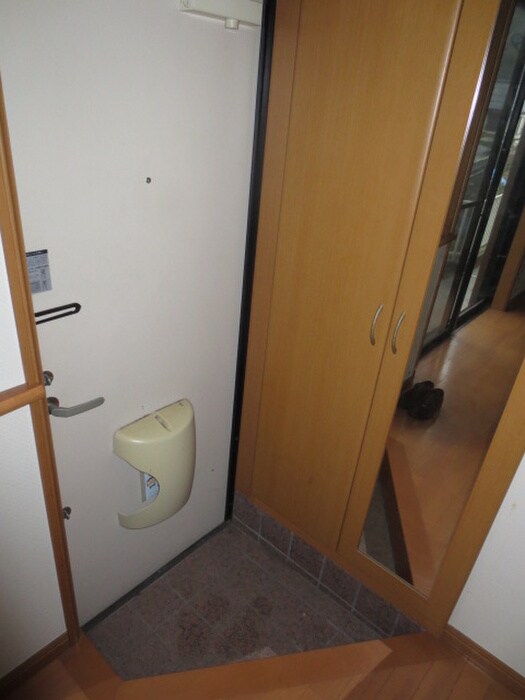 物件内観写真15　(玄関)