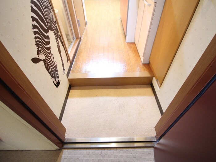 物件内観写真11　(玄関)