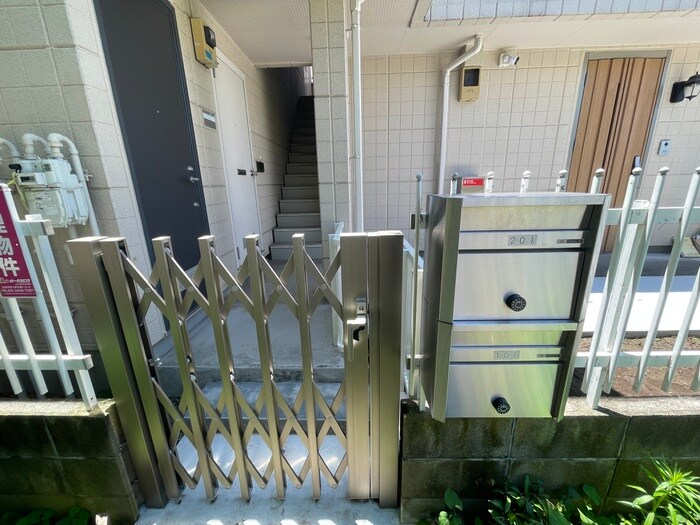 ハイツヤナギのエントランス部分