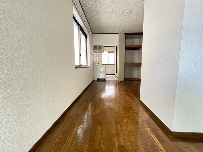 ハイツヤナギの廊下