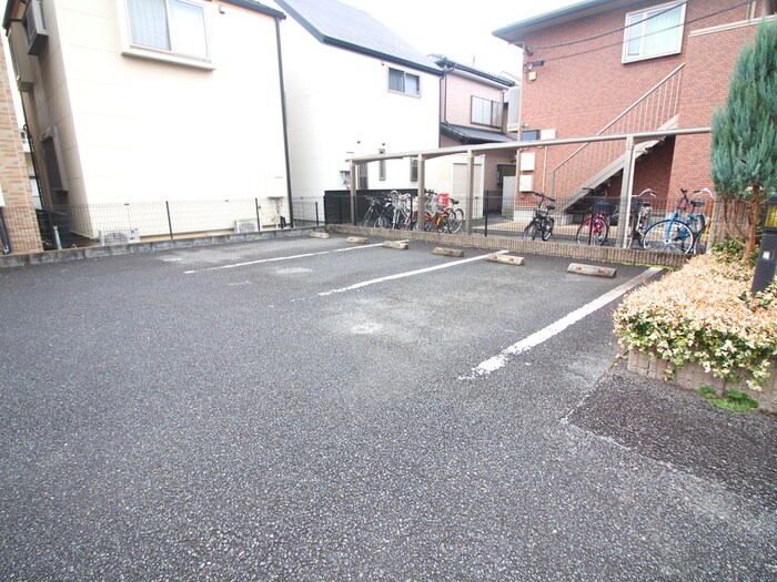 物件外観写真4　(駐車場)