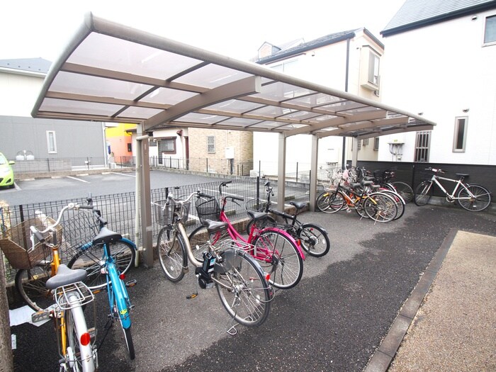 物件外観写真6　(駐輪場)
