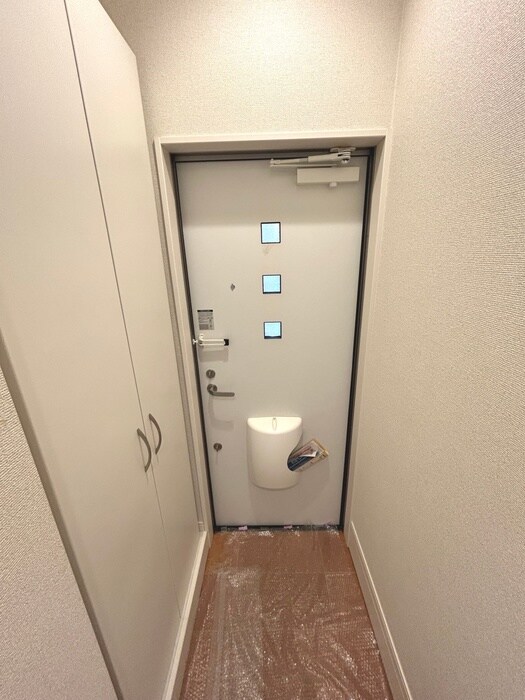 物件内観写真10　(玄関)