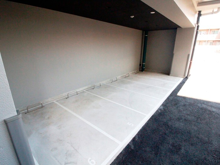 物件外観写真5　(駐車場)